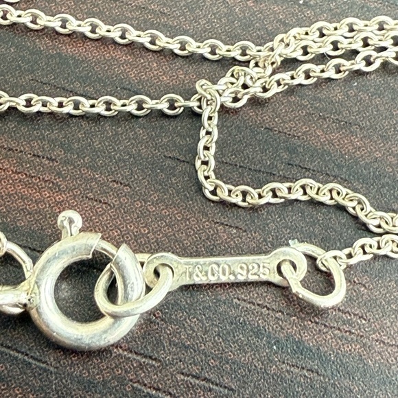 Tiffany Silver 925 Paloma Picasso Kiss “X” Pendant Necklace 16” Classic Love - Picture 4 of 5